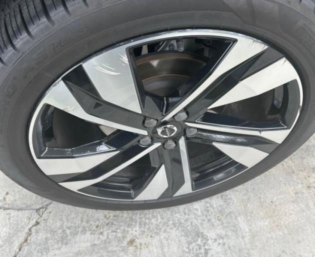 Used 2023 Onyx Black Metallic Volvo Ultimate Dark Theme image 5