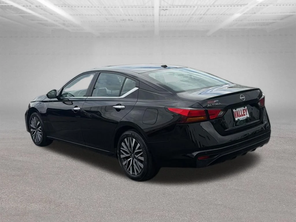 Certified Used 2025 Black Nissan 2.5 SV image 9