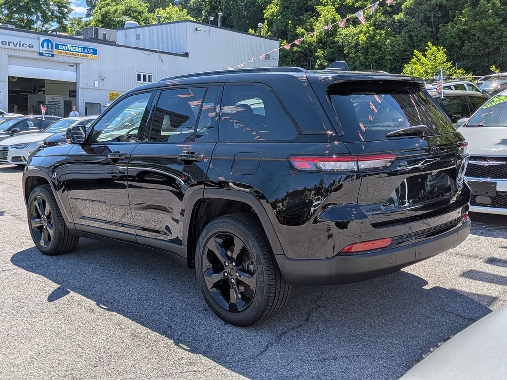 Used 2023 Black Jeep Limited image 10