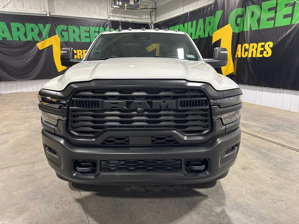 New 2026 Bright White Clear-Coat Exterior Paint RAM Tradesman image 10
