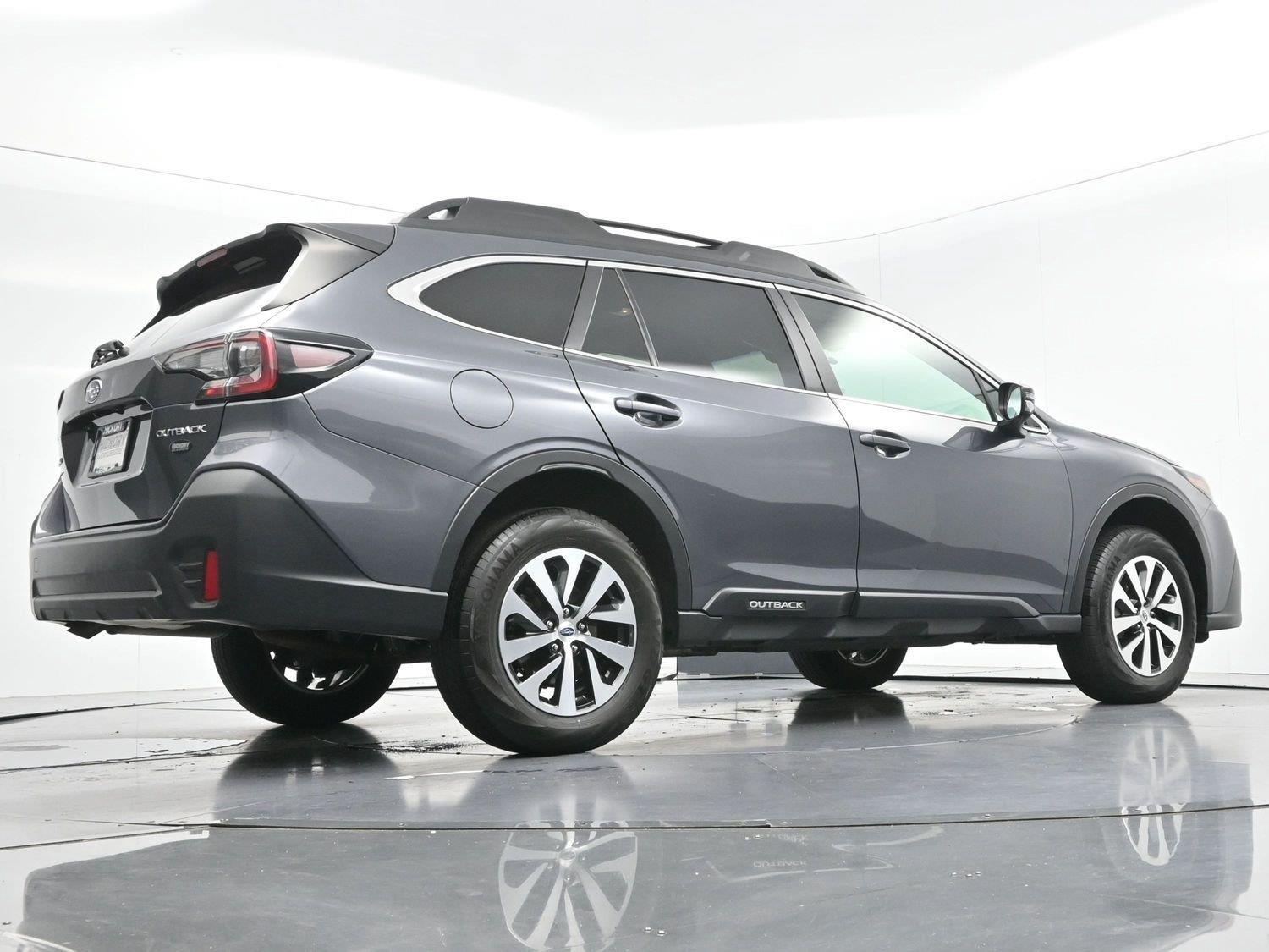 Used 2022 Magnetite Gray Metallic Subaru Premium image 40