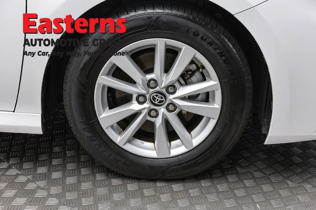Used 2025 White Toyota LE image 31