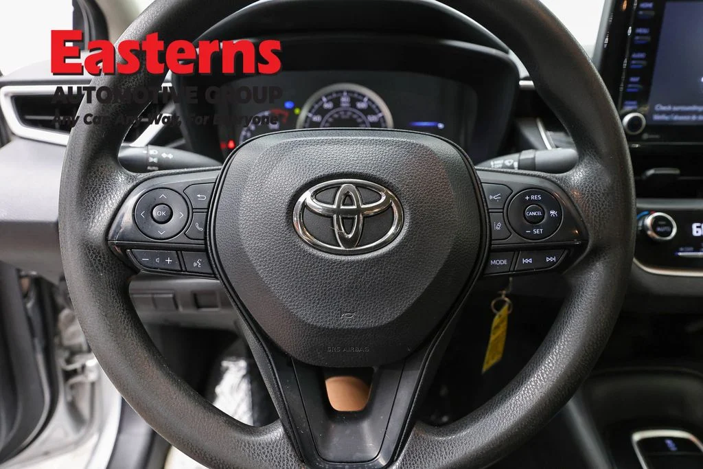 Used 2022 Silver Toyota LE image 10