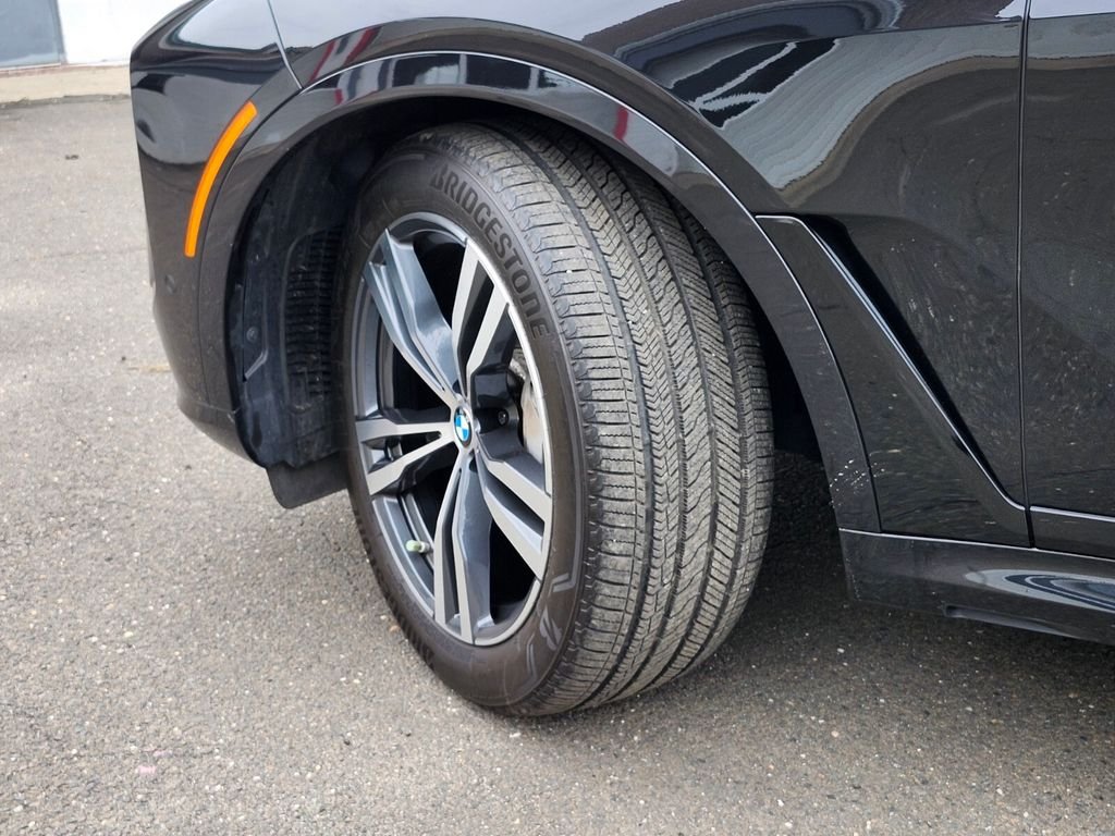 Used 2024 Black BMW xDrive40i image 35