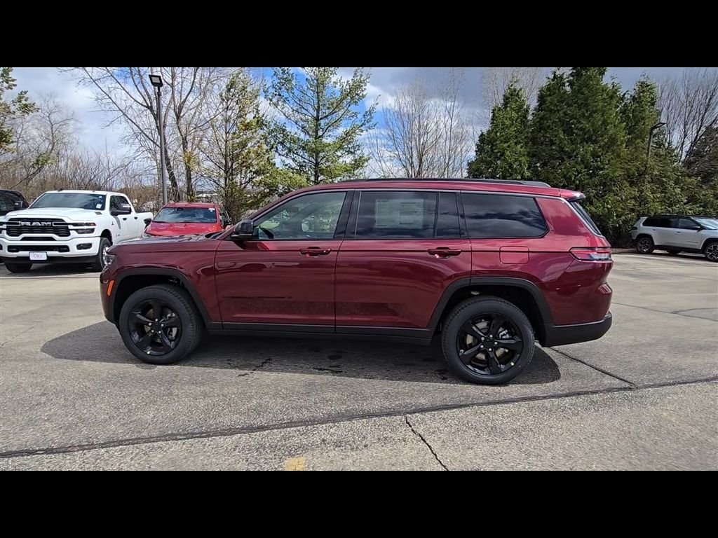 New 2026 Velvet Red Pearl-Coat Exterior Paint Jeep Limited image 5