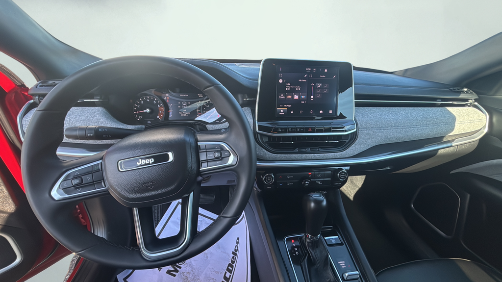 Used 2025 Red Jeep Latitude image 22
