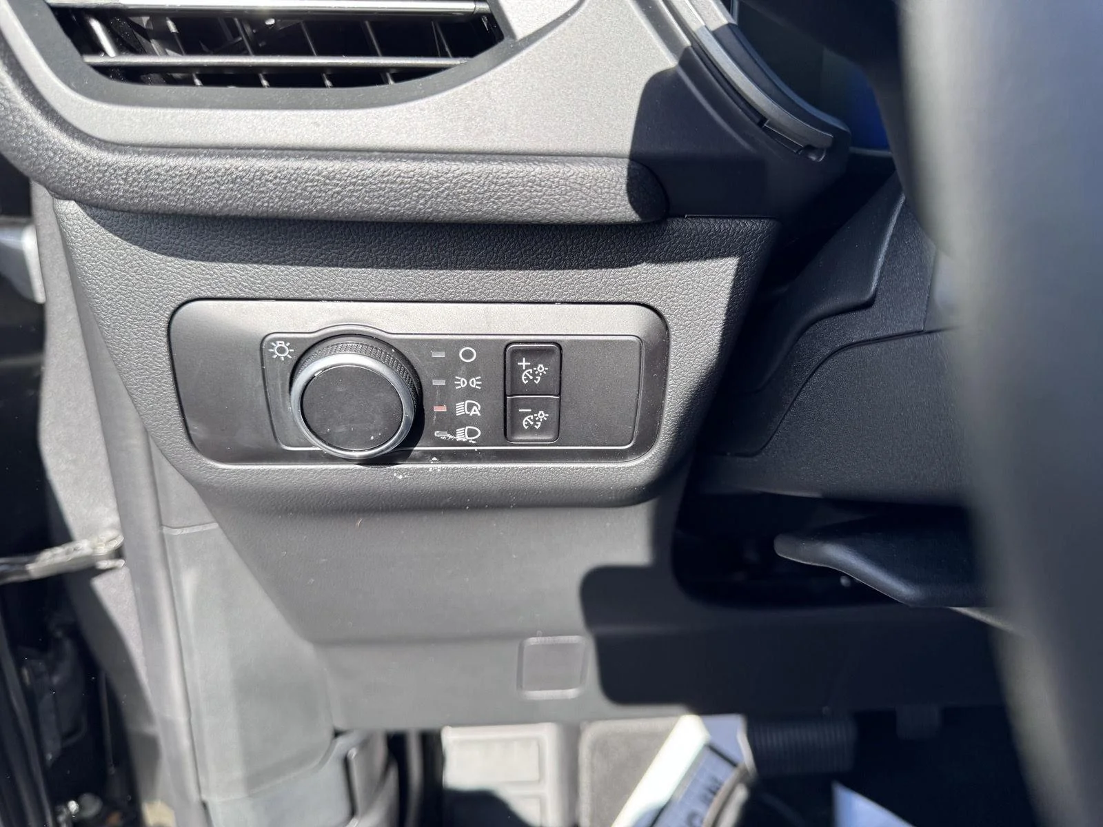 Used 2025 Carbonized Gray Ford Active image 12