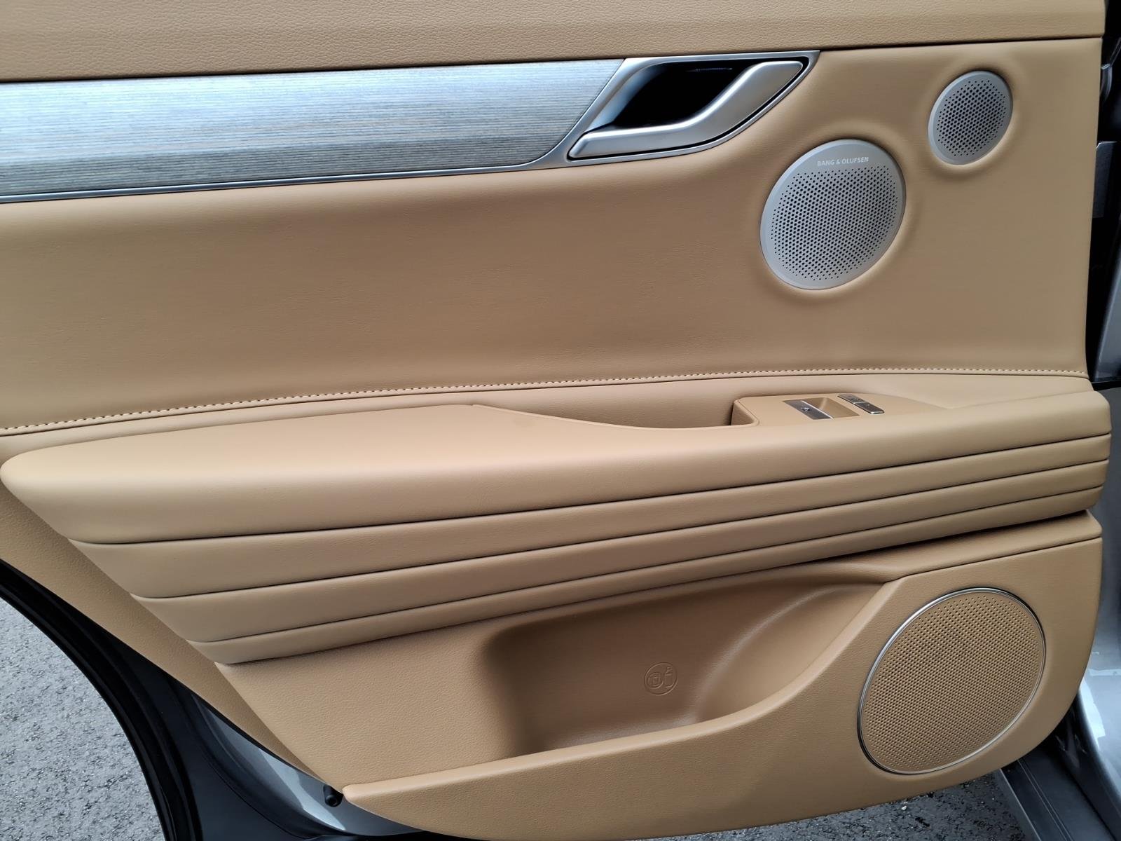 New 2026 Silver Genesis 2.5T image 9