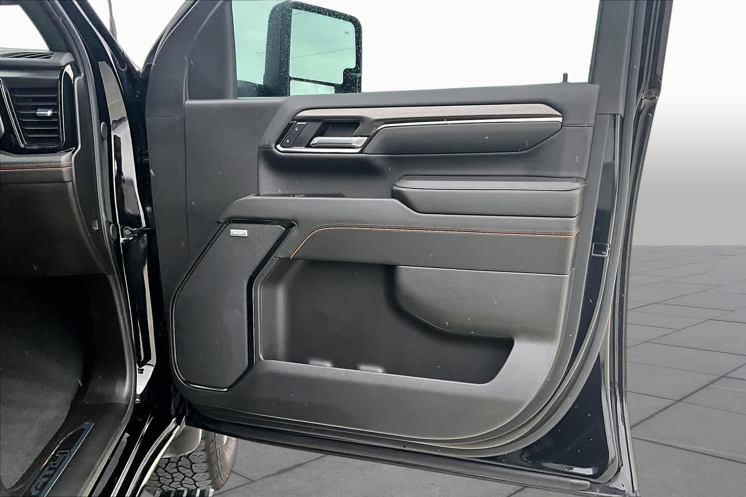 Used 2024 Onyx Black GMC AT4 image 20