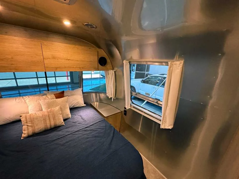 New 2027 SILVER AIRSTREAM  image 22