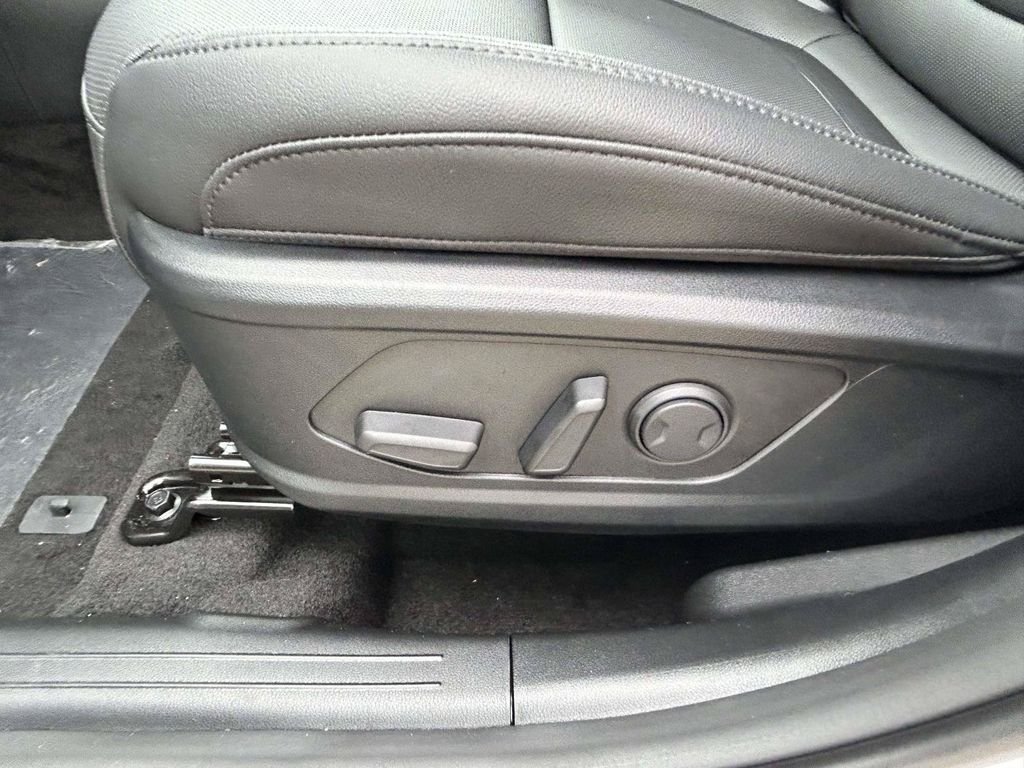 New 2026 White Hyundai SEL Plus FWD image 14