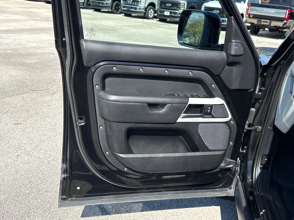 Used 2020  Land Rover HSE image 15