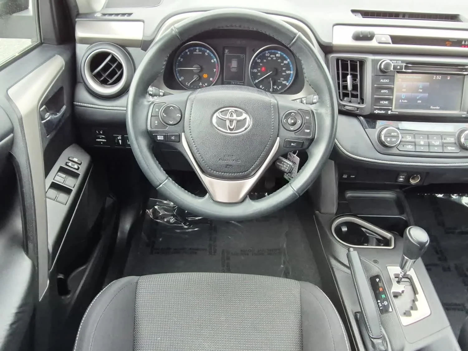 Used 2017 Silver Sky Metallic Toyota XLE image 10