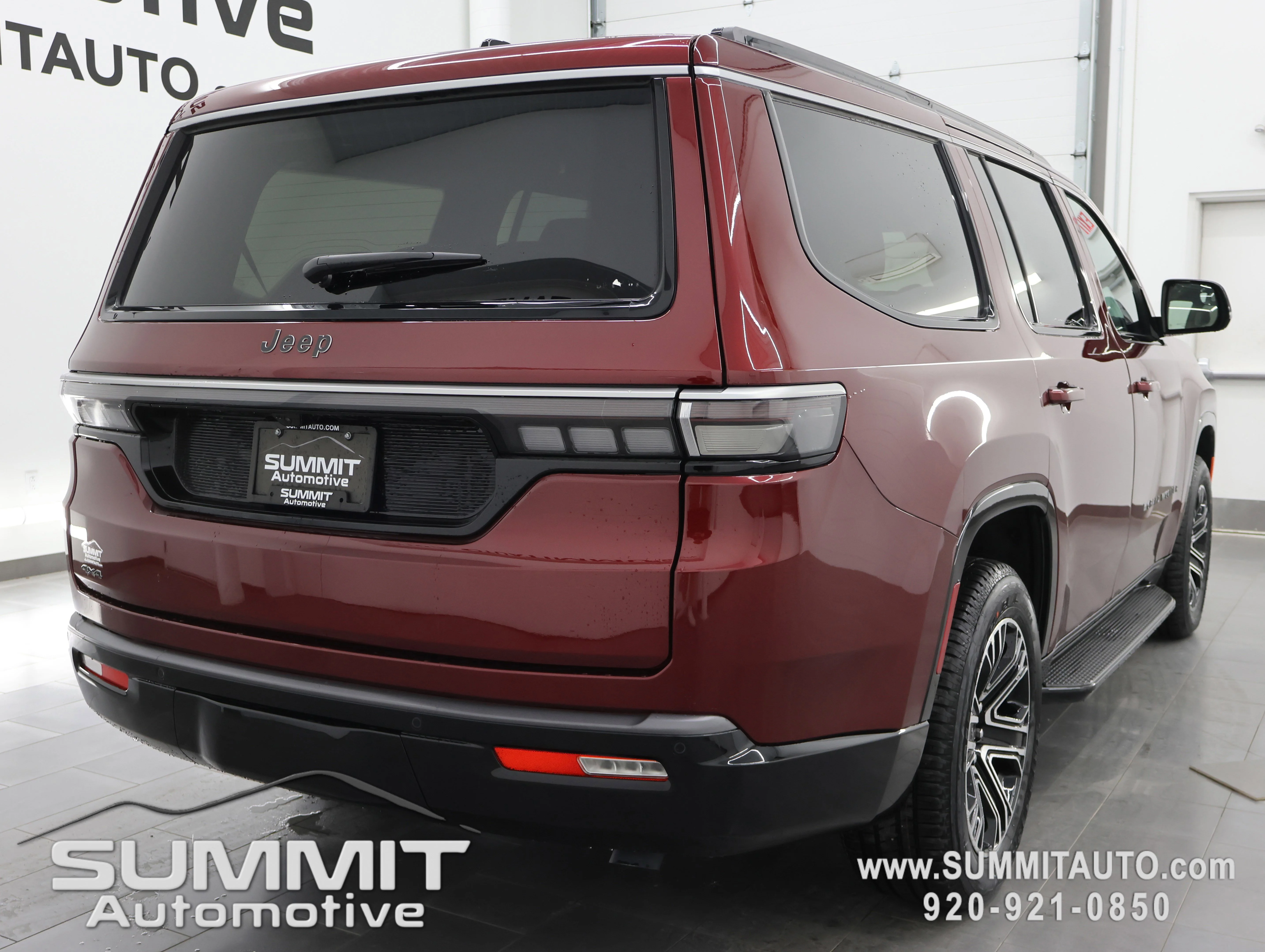 New 2026 Velvet Red Pearl-Coat Exterior Paint Jeep  image 4