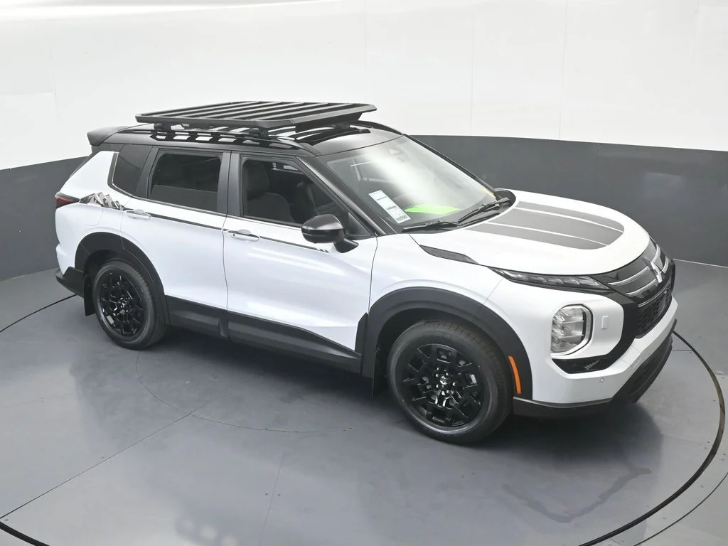 New 2026 White Mitsubishi Trail Edition image 62