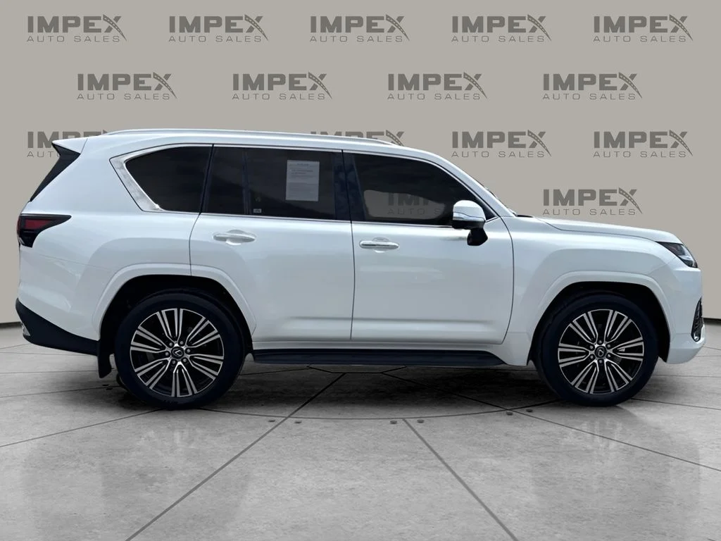 Used 2025 White Lexus 600 Luxury image 6