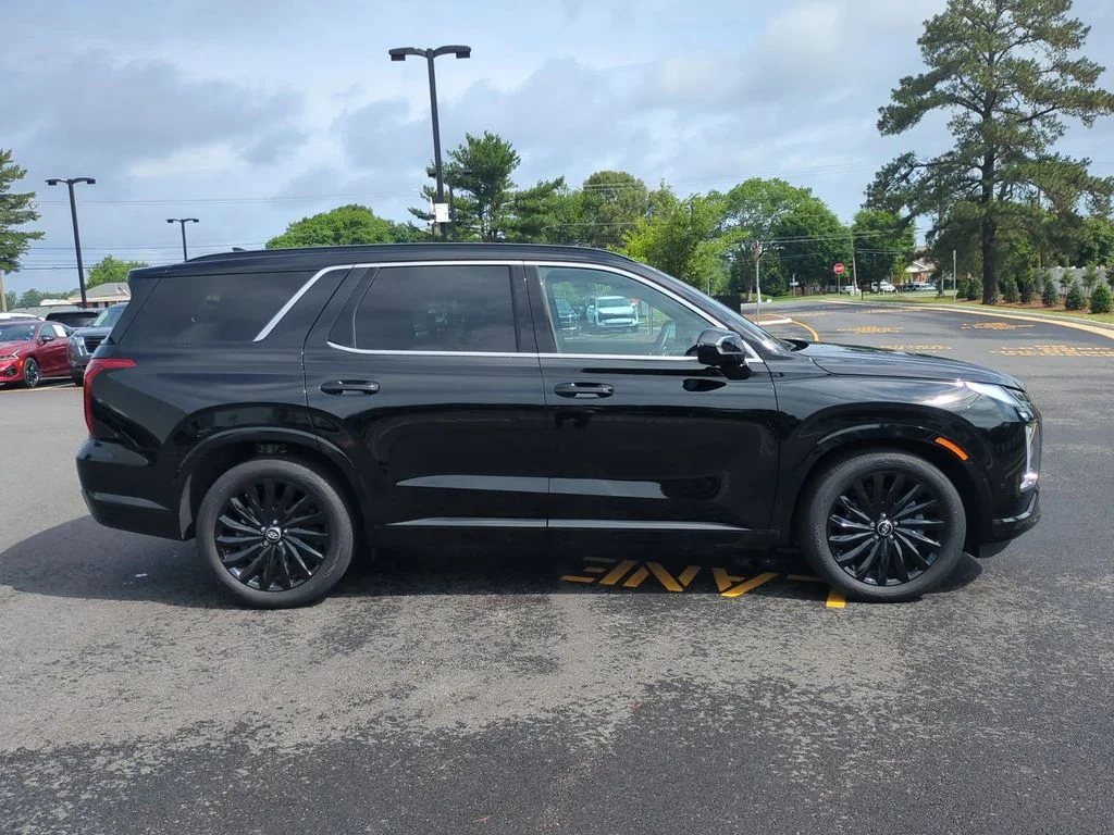 Used 2025 Black Hyundai Calligraphy Night Edition image 3