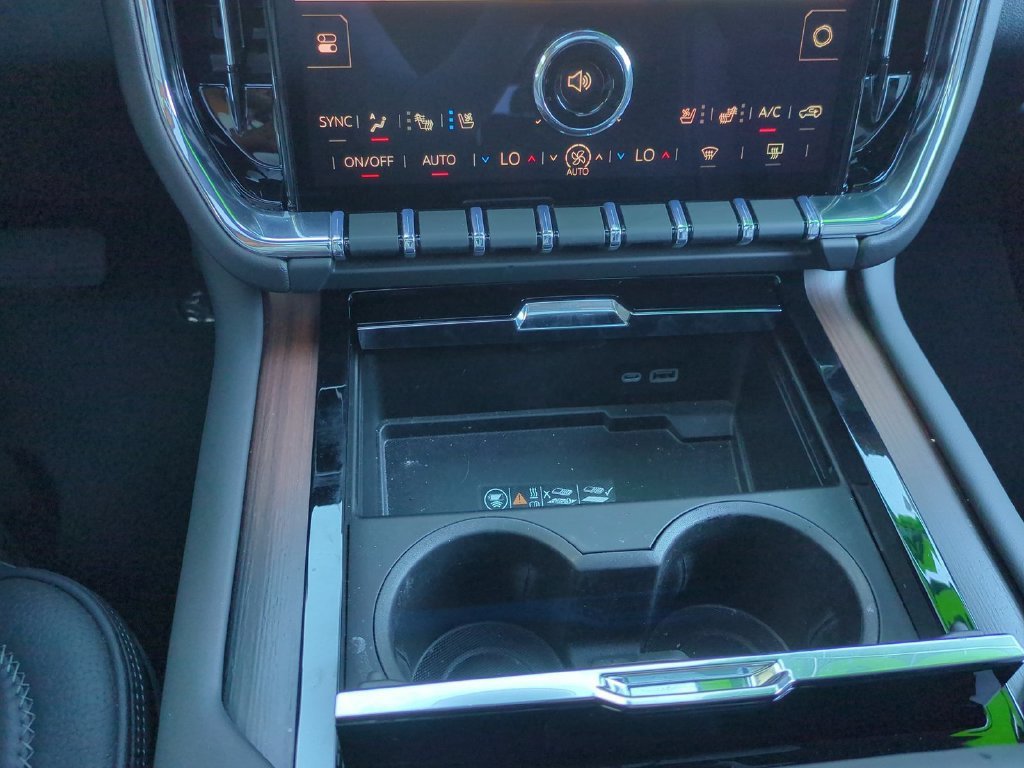 2026 GMC Yukon XL Denali - Photo 19