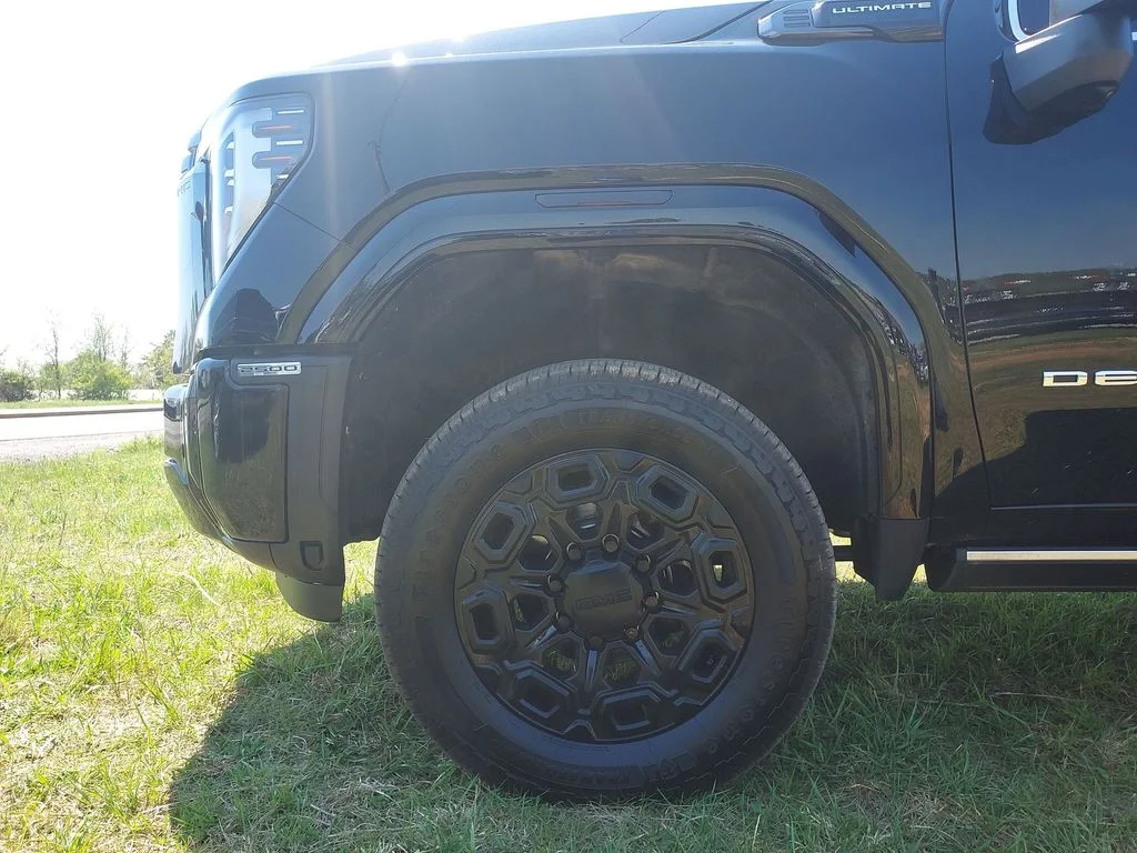 Used 2024 Black GMC Denali Ultimate image 16