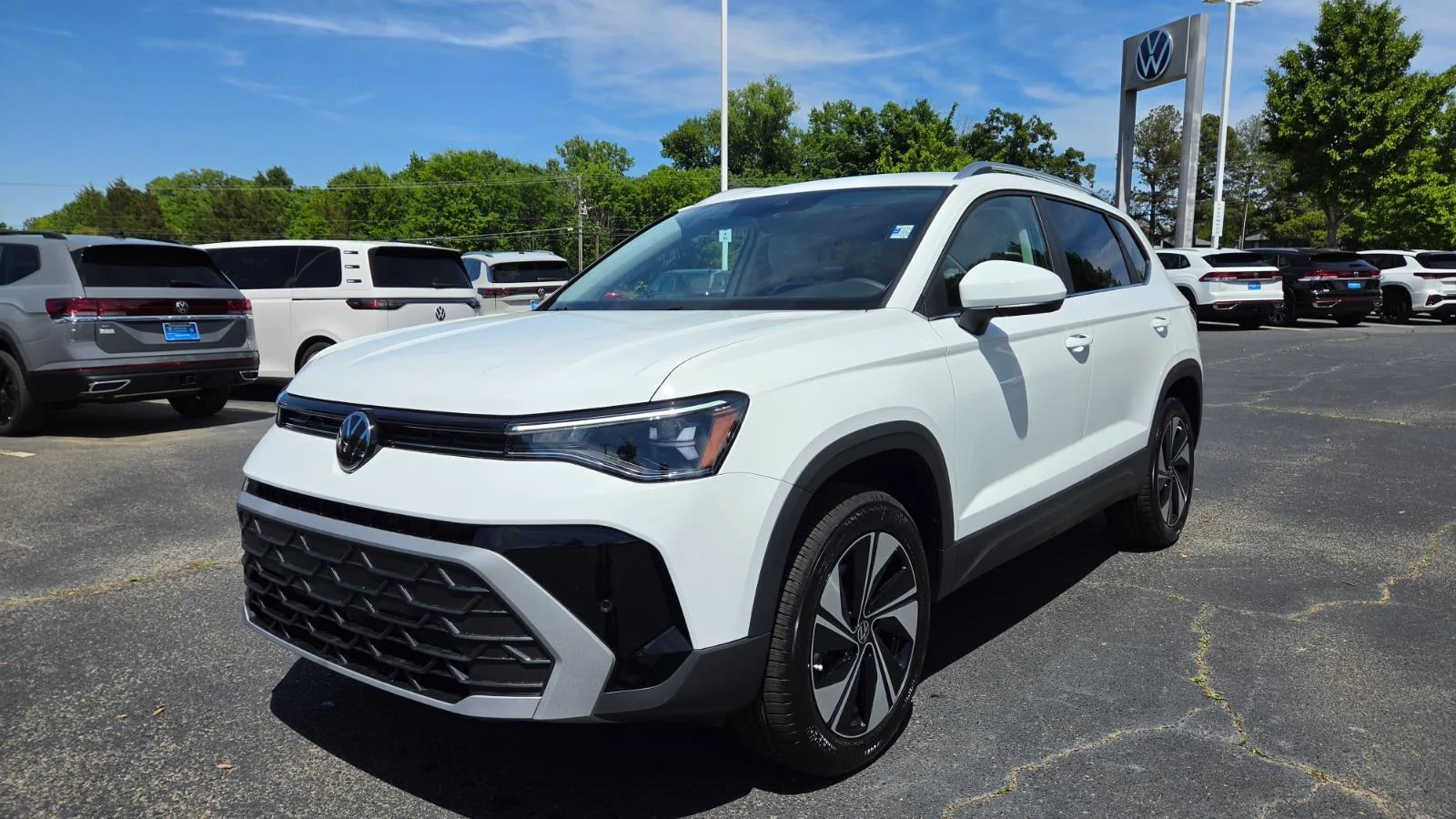 New 2026 Pure White Volkswagen SE image 9
