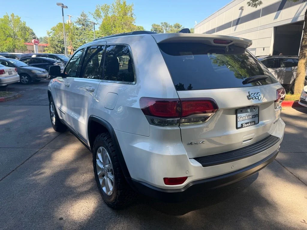 Used 2021 Bright White Clearcoat Jeep Laredo X image 5