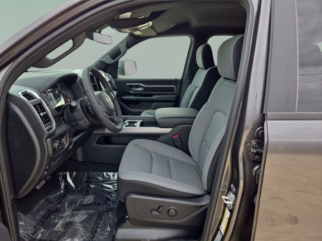 New 2026 Granite Crystal Metallic Clear-Coat Exterior Paint RAM Big Horn/Lone Star image 17
