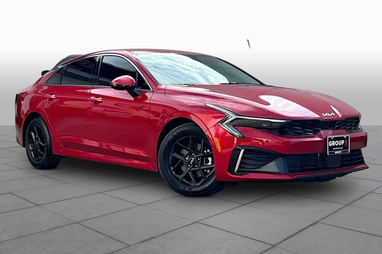 Used 2025 Runway Red Kia LXS image 3