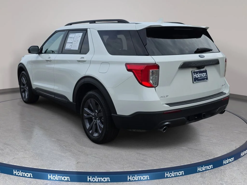 Certified Used 2023 White Metallic Ford XLT image 7