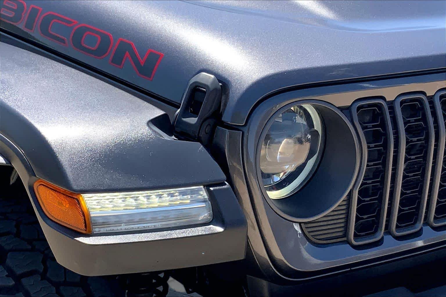 Used 2024 Granite Crystal Metallic Clearcoat Jeep Rubicon image 26