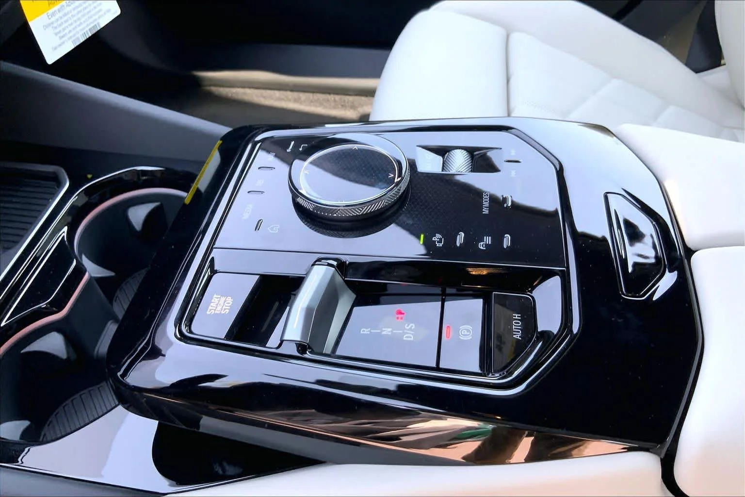 New 2027 Dark Graphite Metallic BMW 530i xDrive image 7