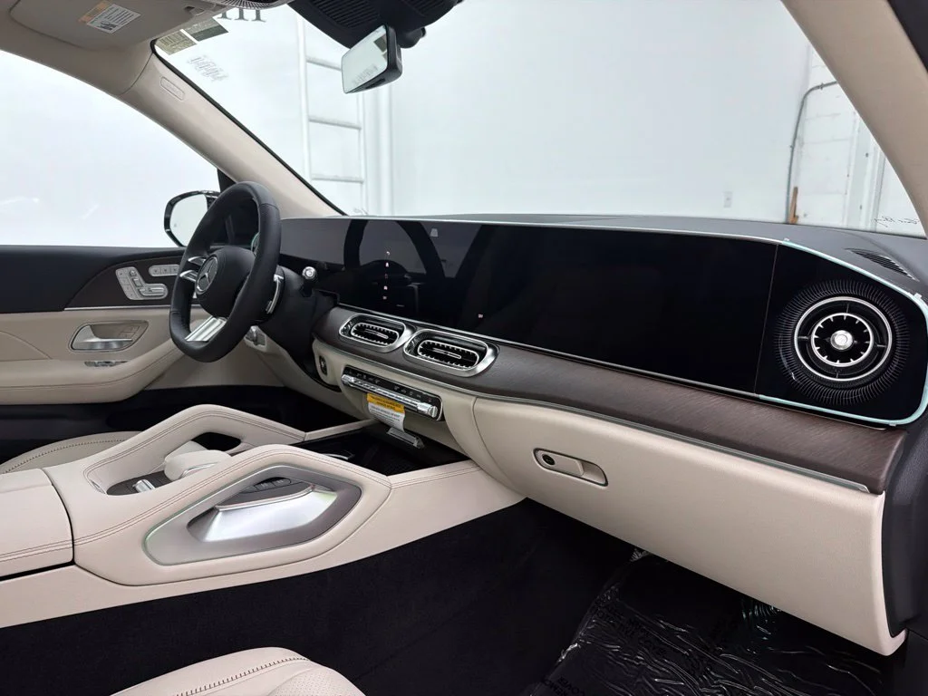 New 2027 White Mercedes-Benz GLS 450 image 34