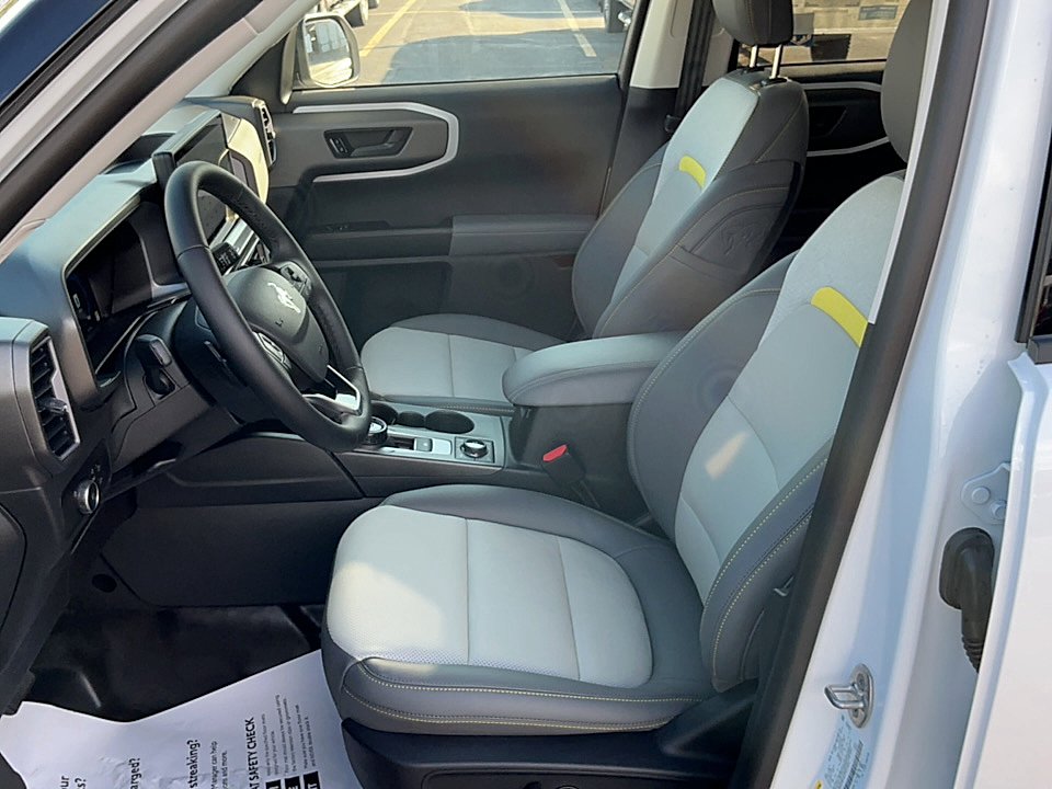 New 2026 Oxford White Ford Badlands® image 10