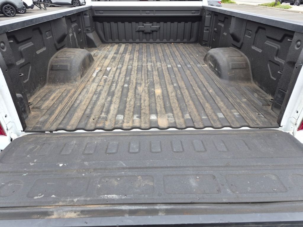 Used 2022 White Chevrolet Work Truck image 27