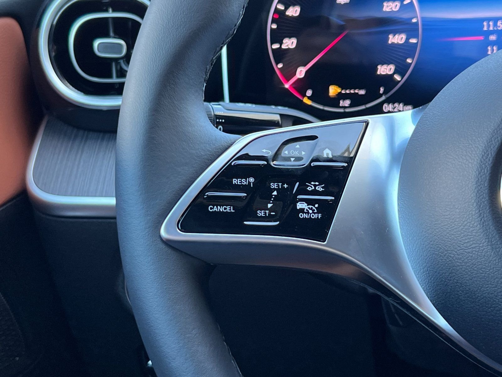 New 2026 Polar White Mercedes-Benz C 300 image 28