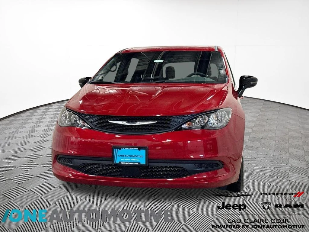 2026 Chrysler Voyager LX's photo