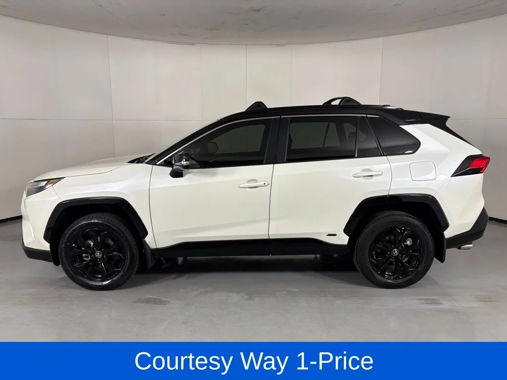 Used 2022 White Toyota XSE image 6