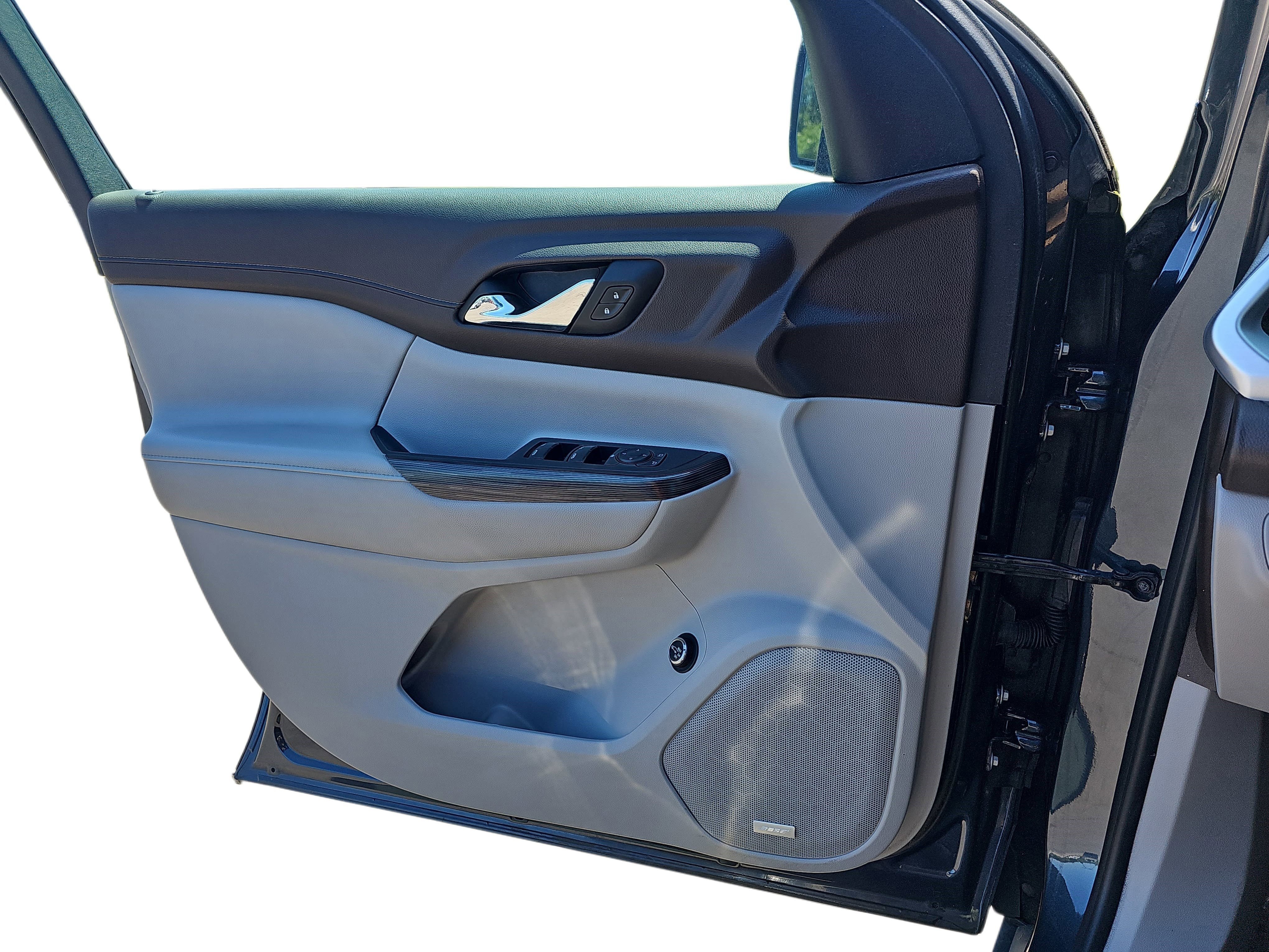 Used 2020 Dark Sky Metallic GMC SLT image 22