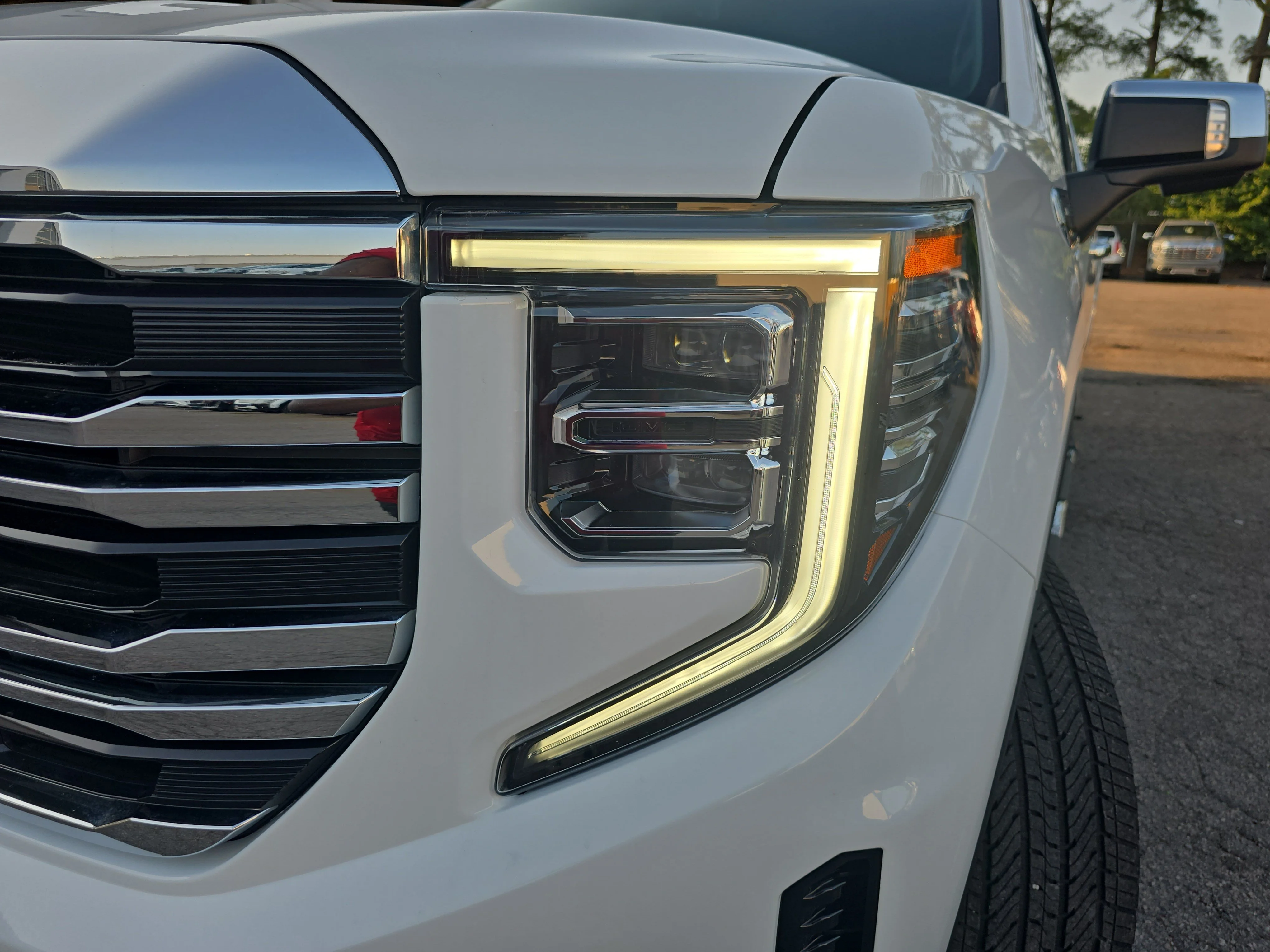 Used 2024 Summit White GMC SLT image 31