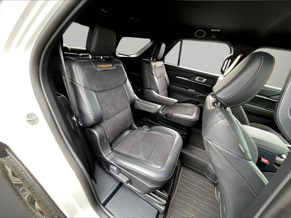 New 2026 Star White Metallic Tri-Coat Ford Tremor® image 9