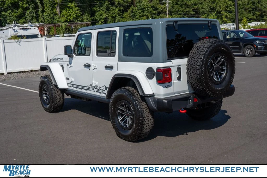 New 2026 Bright White Clear-Coat Exterior Paint Jeep Rubicon image 4