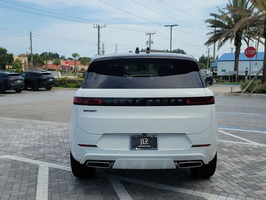 New 2026 Fuji White Land Rover Dynamic SE image 4