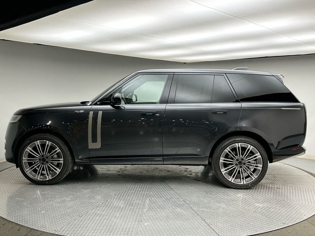 New 2026 Carpathian Gray Premium Metallic Land Rover SE image 10