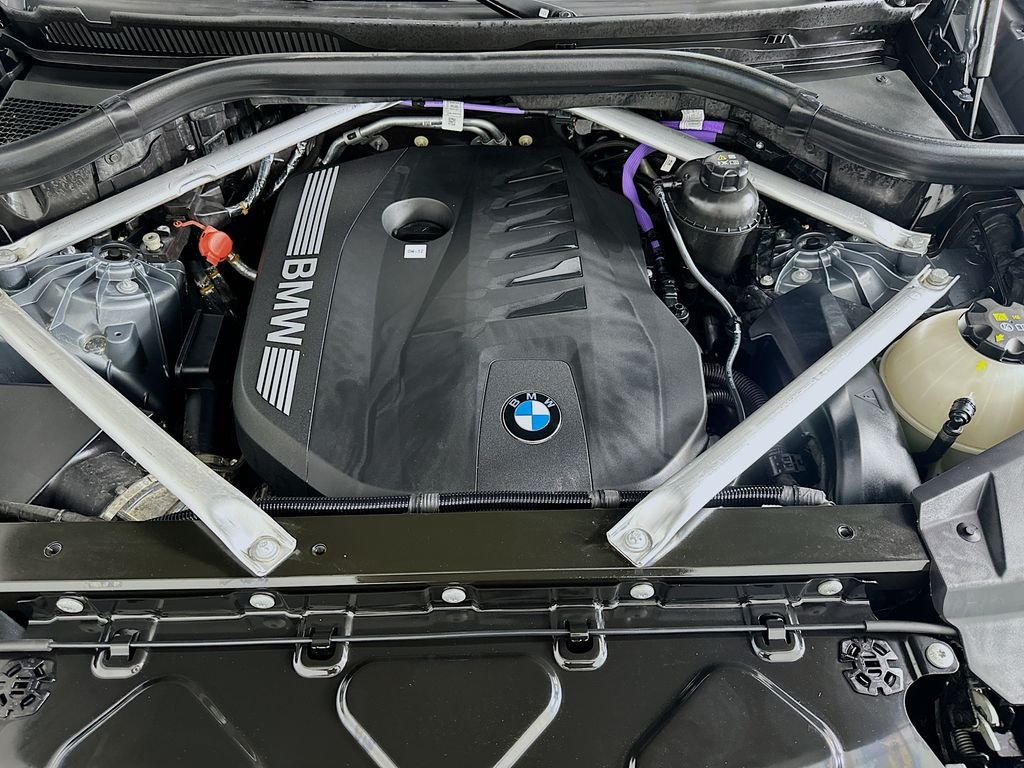 Used 2024 Skyscraper Grey Metallic BMW xDrive40i image 32