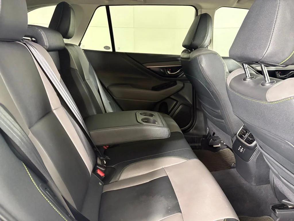 Used 2025 Crystal White Pearl Subaru Onyx Edition image 17