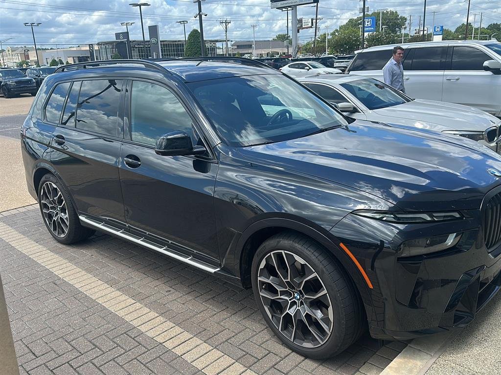 Used 2024 Black Sapphire Metallic BMW xDrive40i image 2