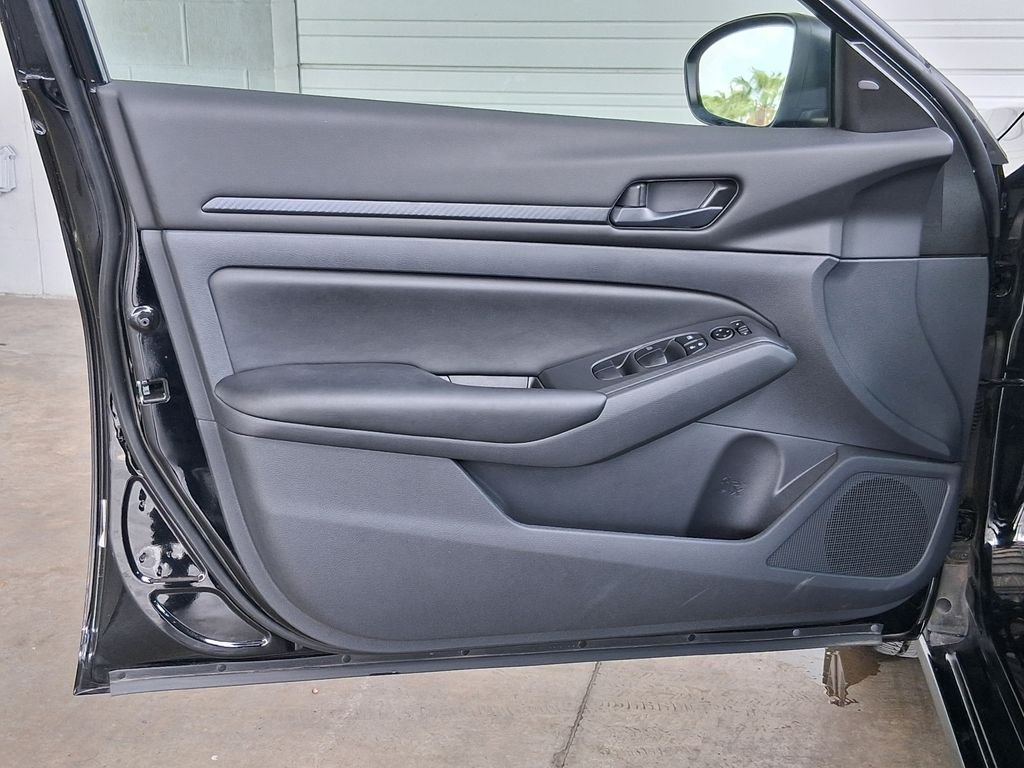 Used 2025 Black Nissan 2.5 S image 16