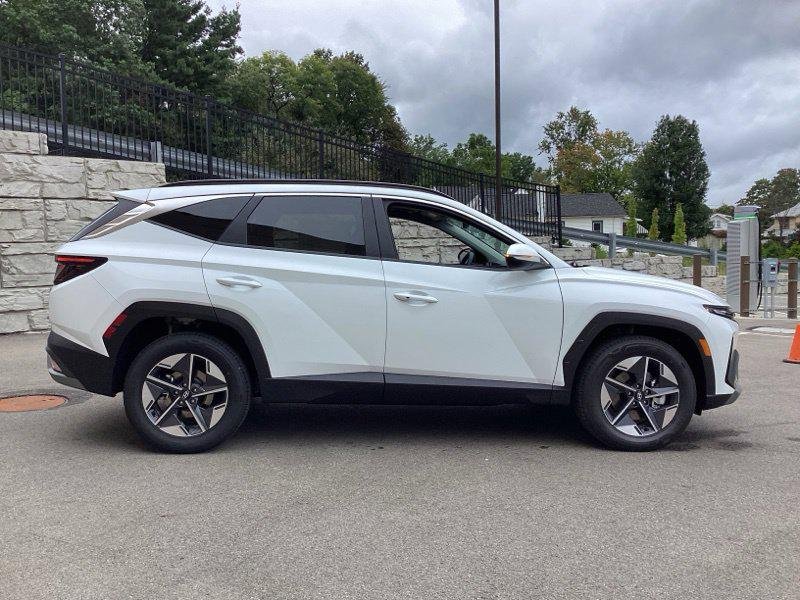 New 2026 White Hyundai SEL Convenience image 9