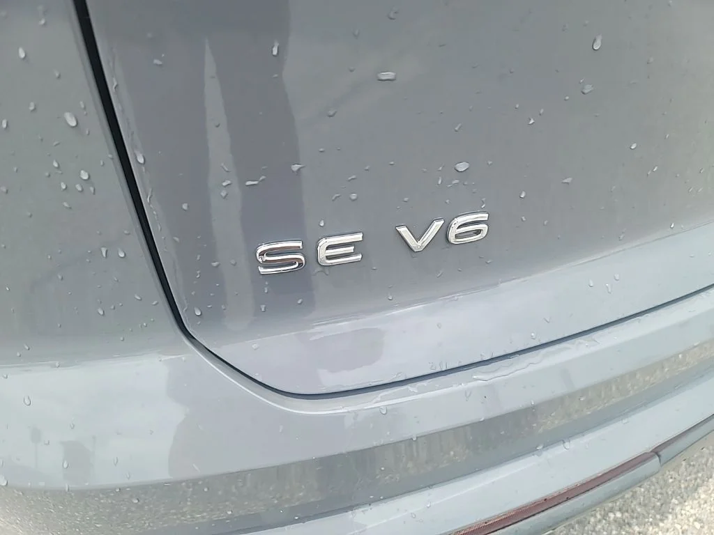 Used 2020 Gray Volkswagen 3.6L V6 SE w/Technology image 9