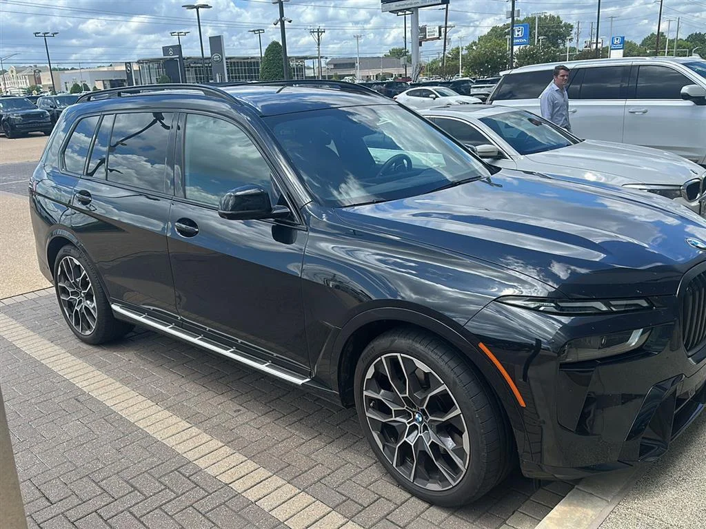 Used 2024 Black Sapphire Metallic BMW xDrive40i image 2