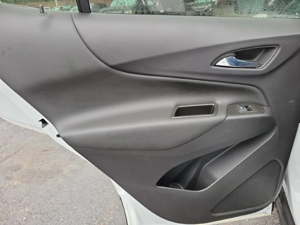 Used 2024 Summit White Chevrolet LT image 19